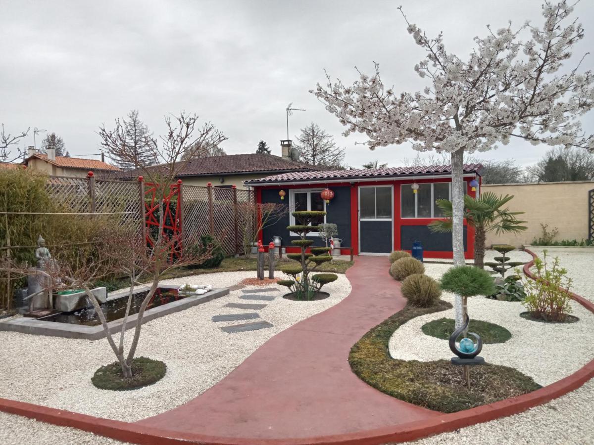 Une Pause Quelque Part Au Jardin Des Erables Et Des Niwakis Saint-Medard-de-Guizieres Exterior foto